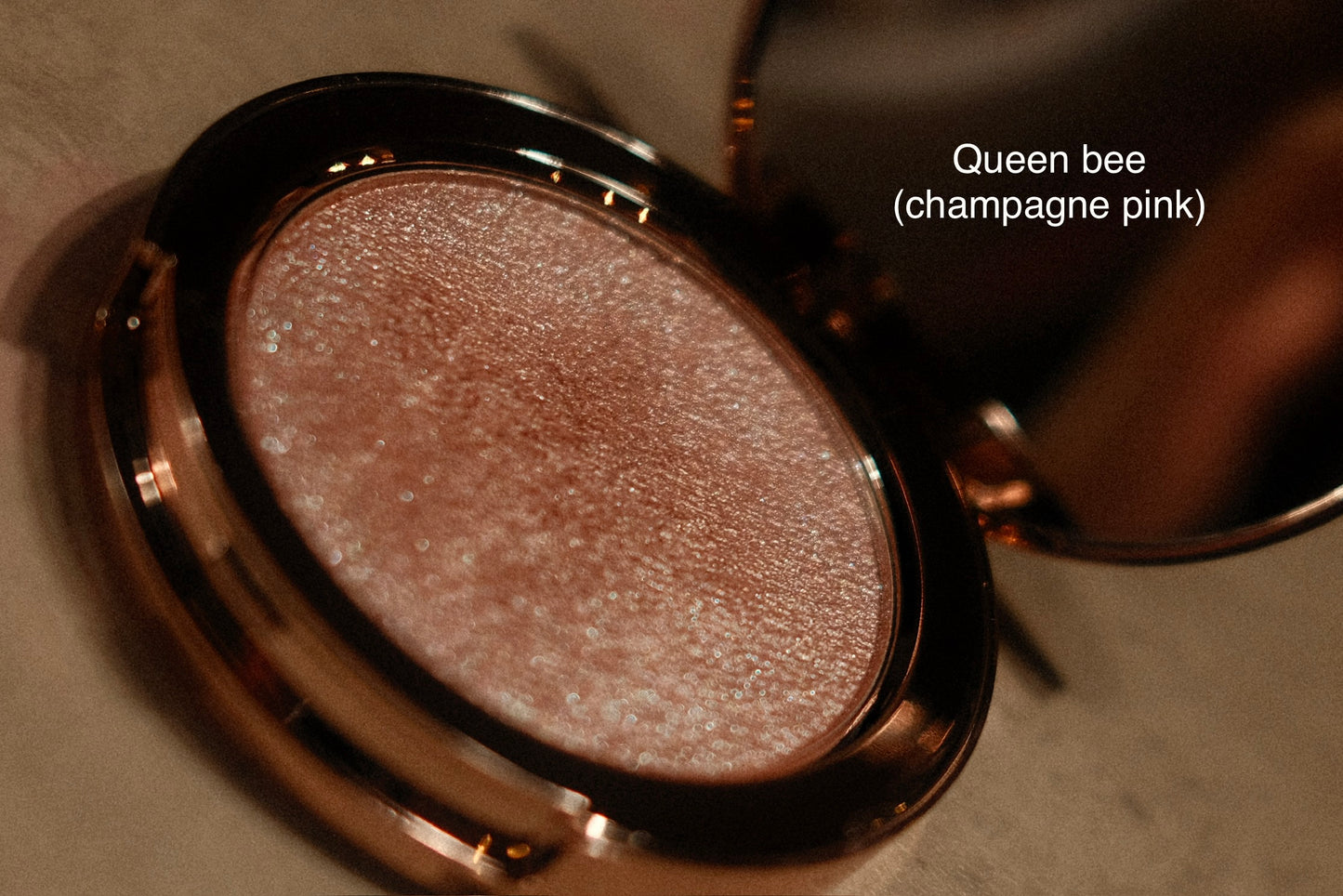FACE HIGHLIGHTER